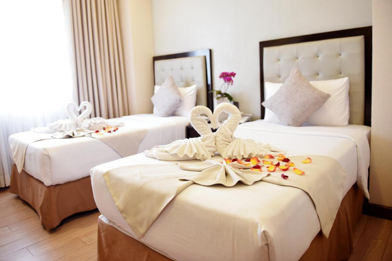 Aura One Hotel Baguio City Extérieur photo
