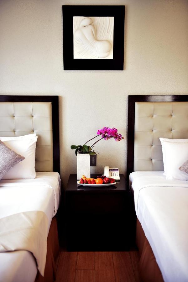Aura One Hotel Baguio City Extérieur photo