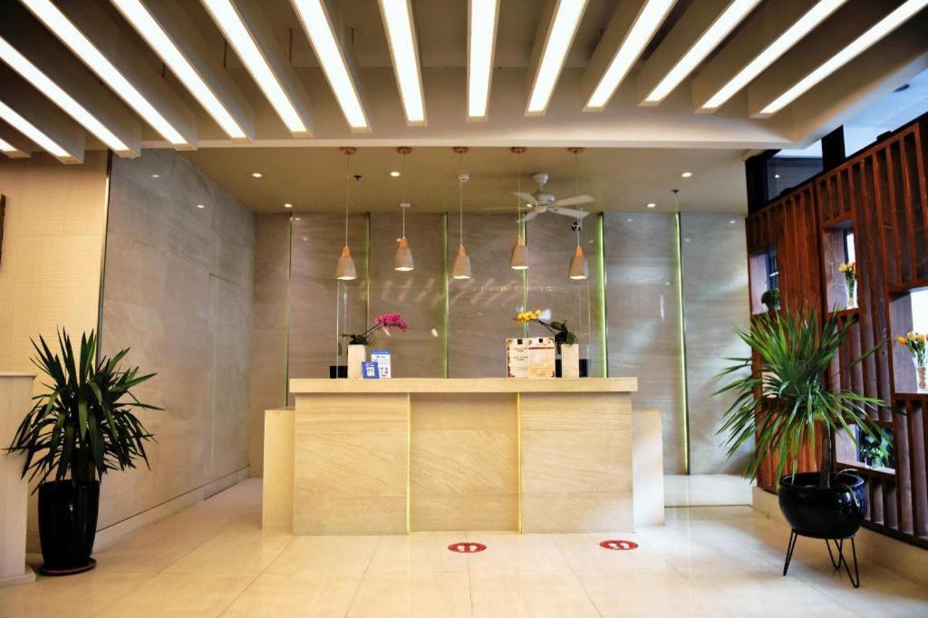 Aura One Hotel Baguio City Extérieur photo