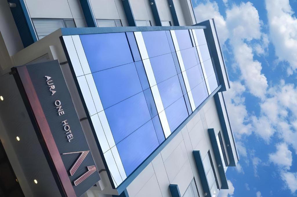 Aura One Hotel Baguio City Extérieur photo